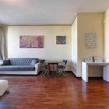 Duomo Luxury Apartment VII Milão Exterior foto