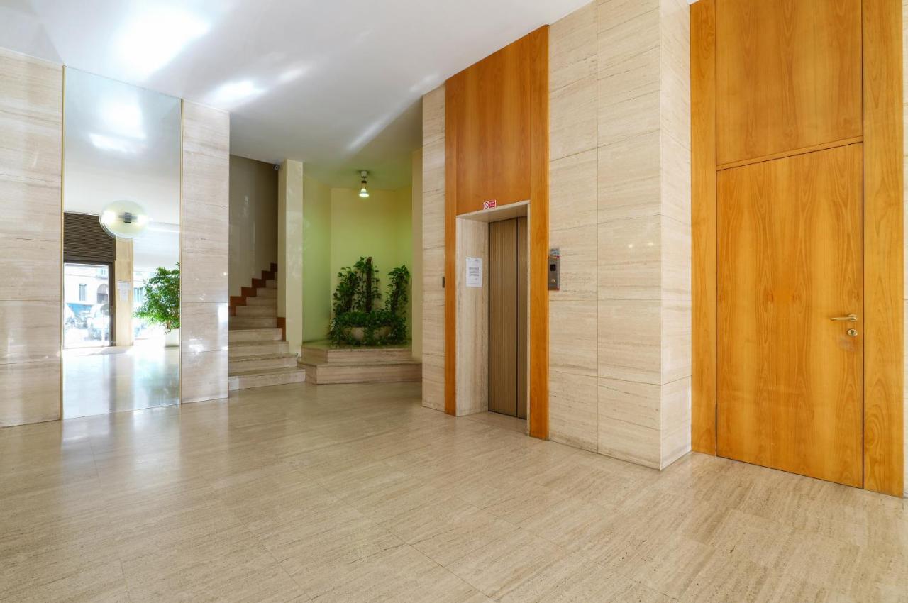 Duomo Luxury Apartment VII Milão Exterior foto
